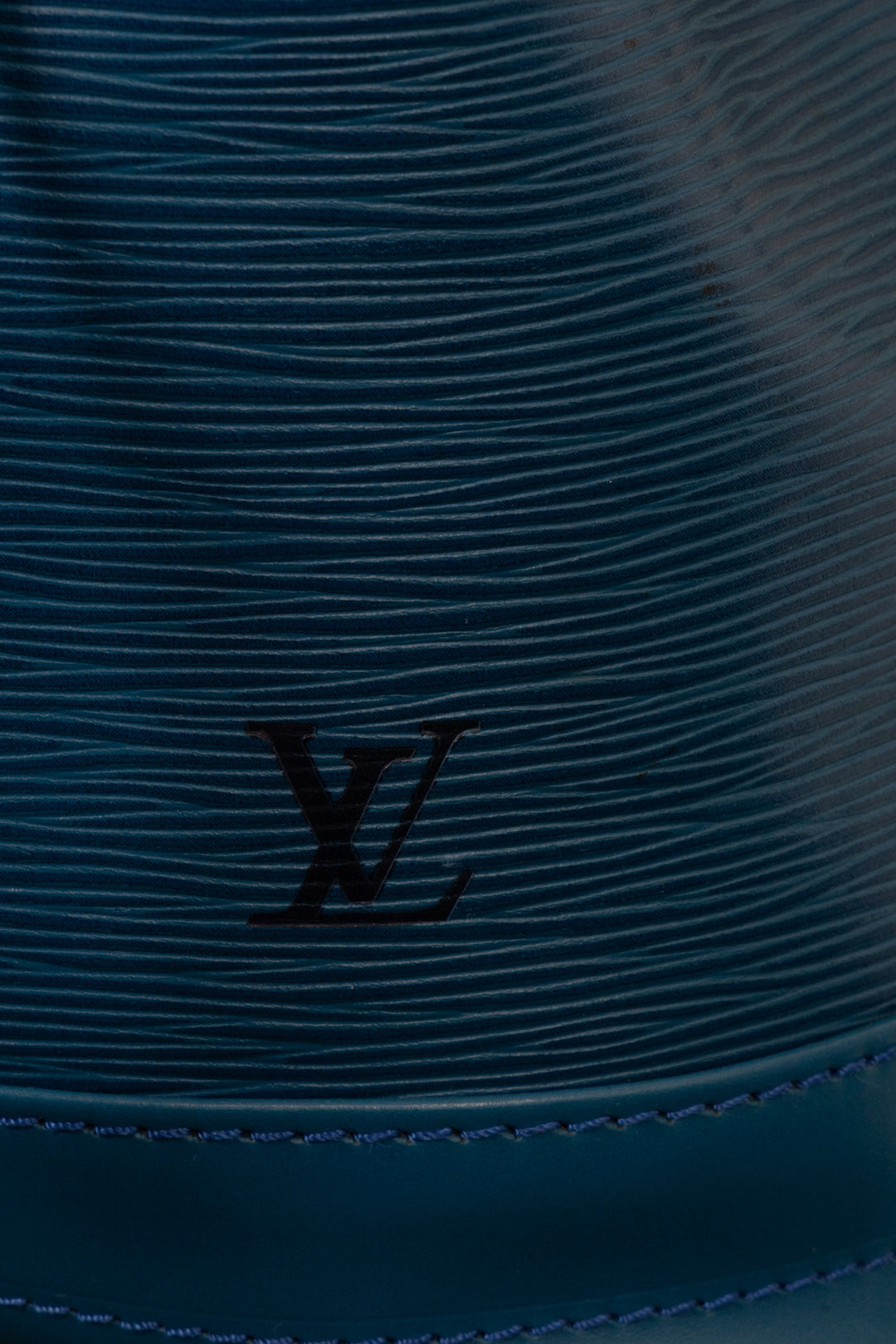 LOUIS VUITTON Grand Sac Noé Epi Blue
