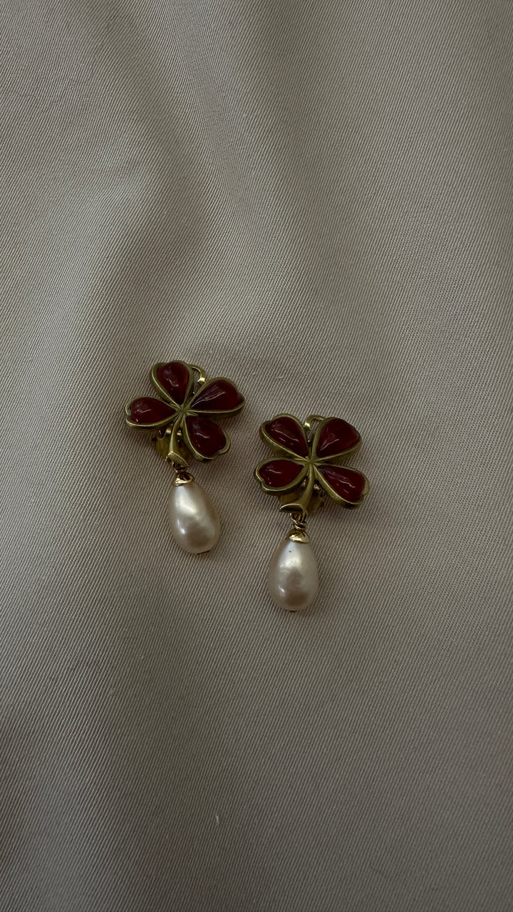 CHANEL Vintage Lucky Clover Earclips Red Pearl