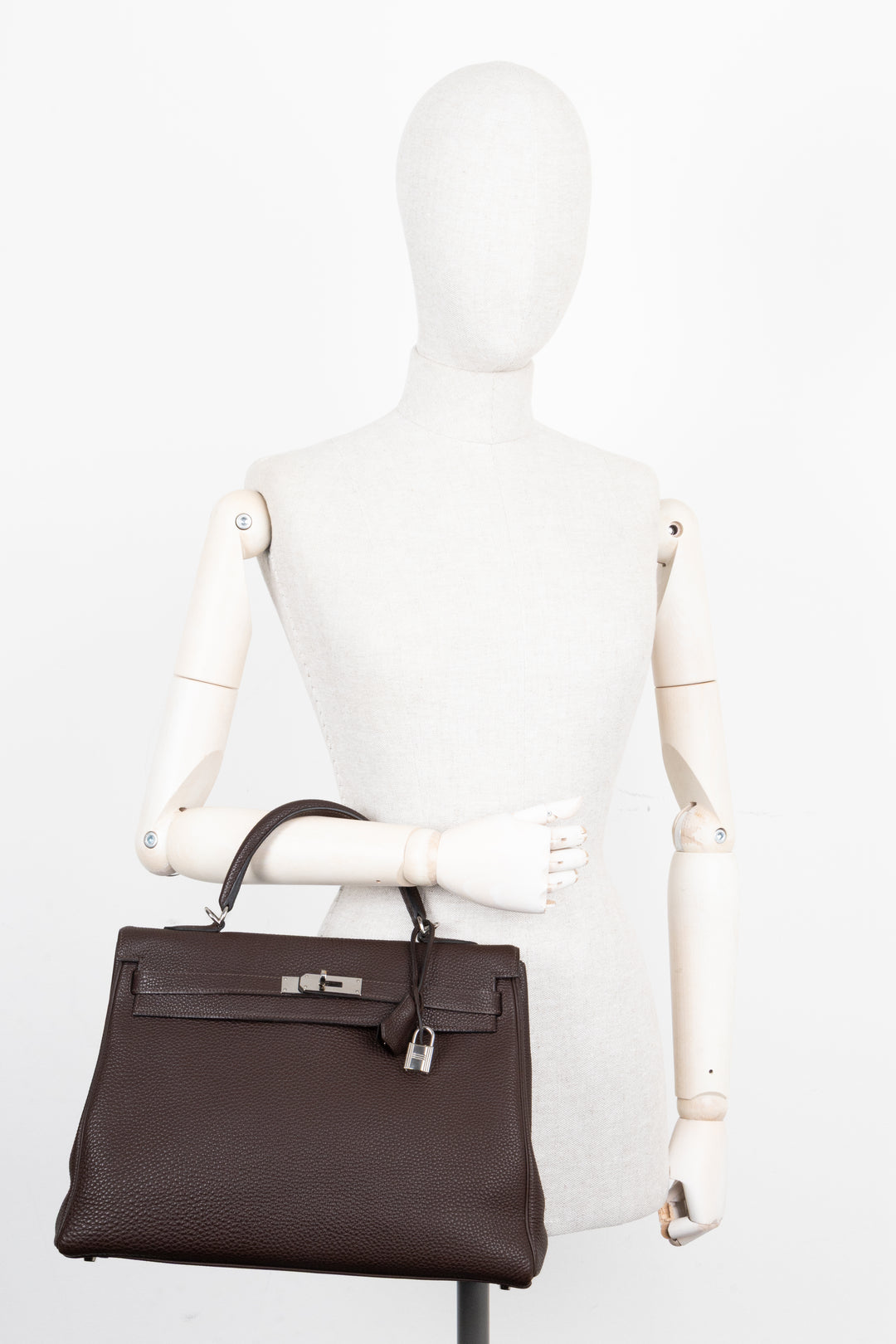 HERMÈS Kelly 32 Retourne Togo Chocolat