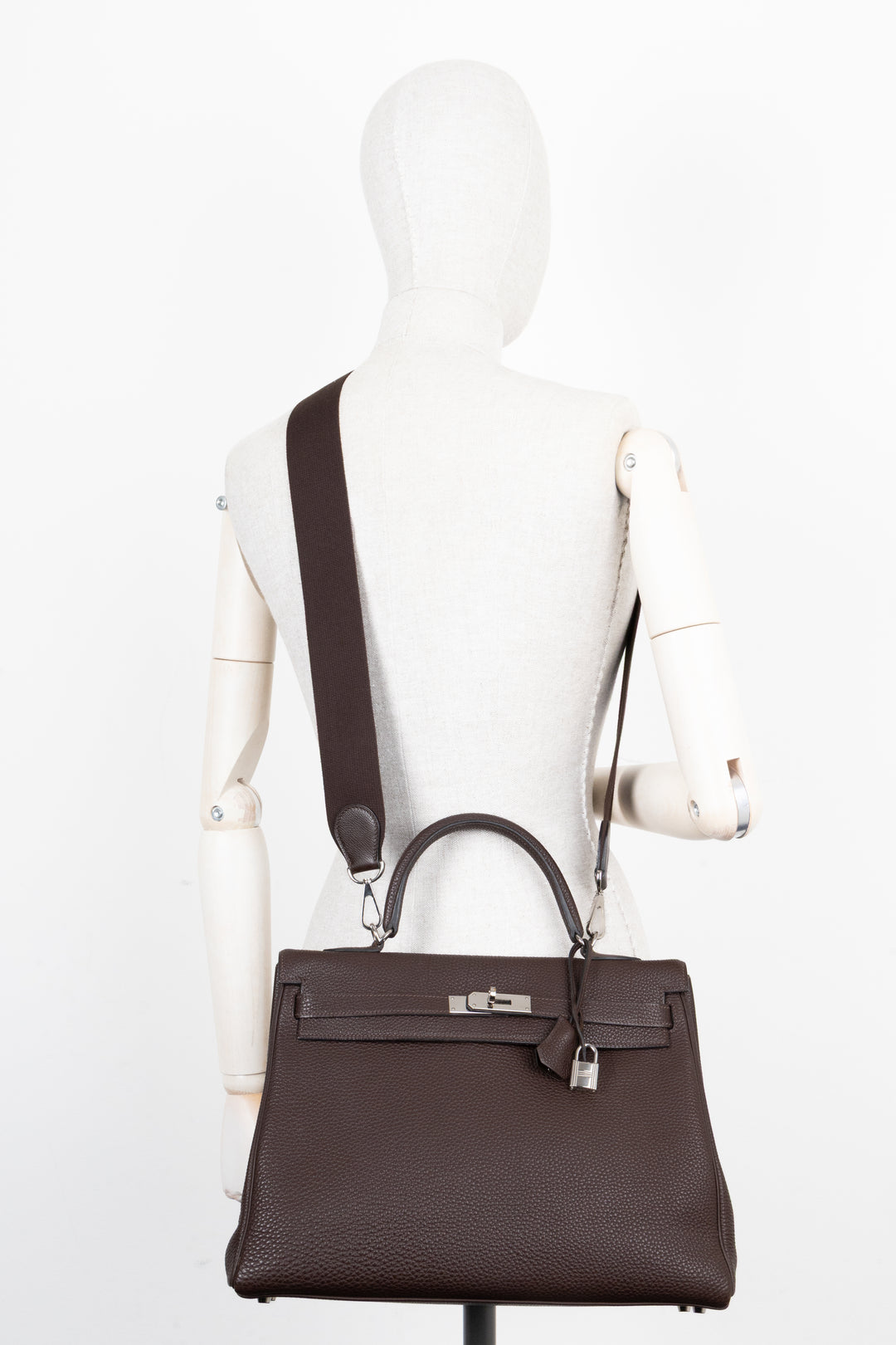 HERMÈS Kelly 32 Retourne Togo Chocolat