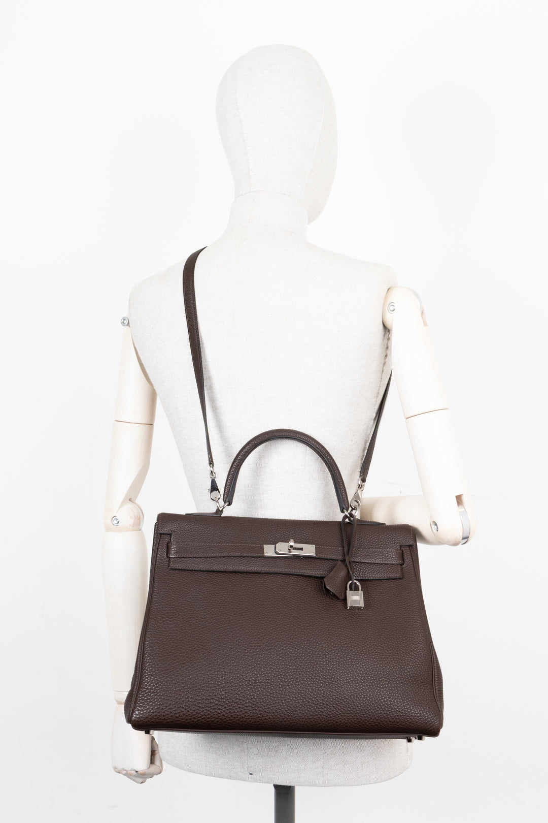 HERMÈS Kelly 32 Retourne Togo Chocolat