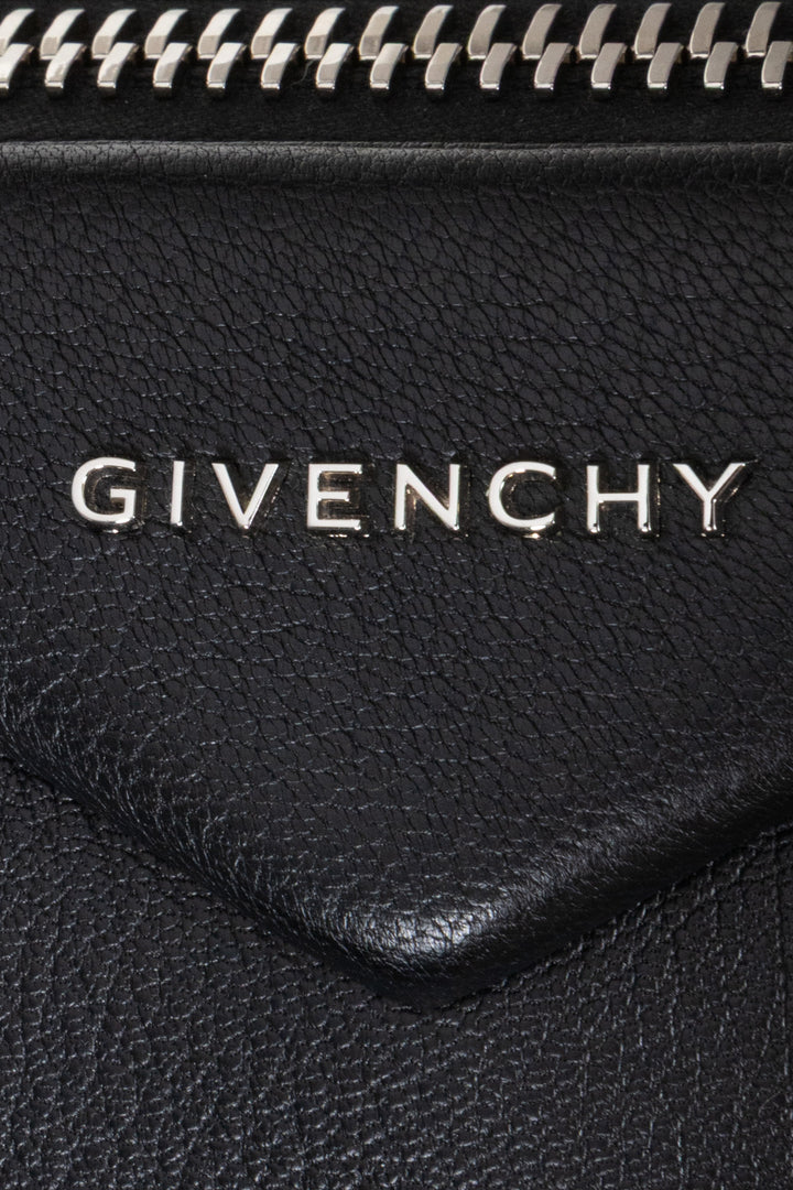 GIVENCHY Antigona Small en cuir grainé noir