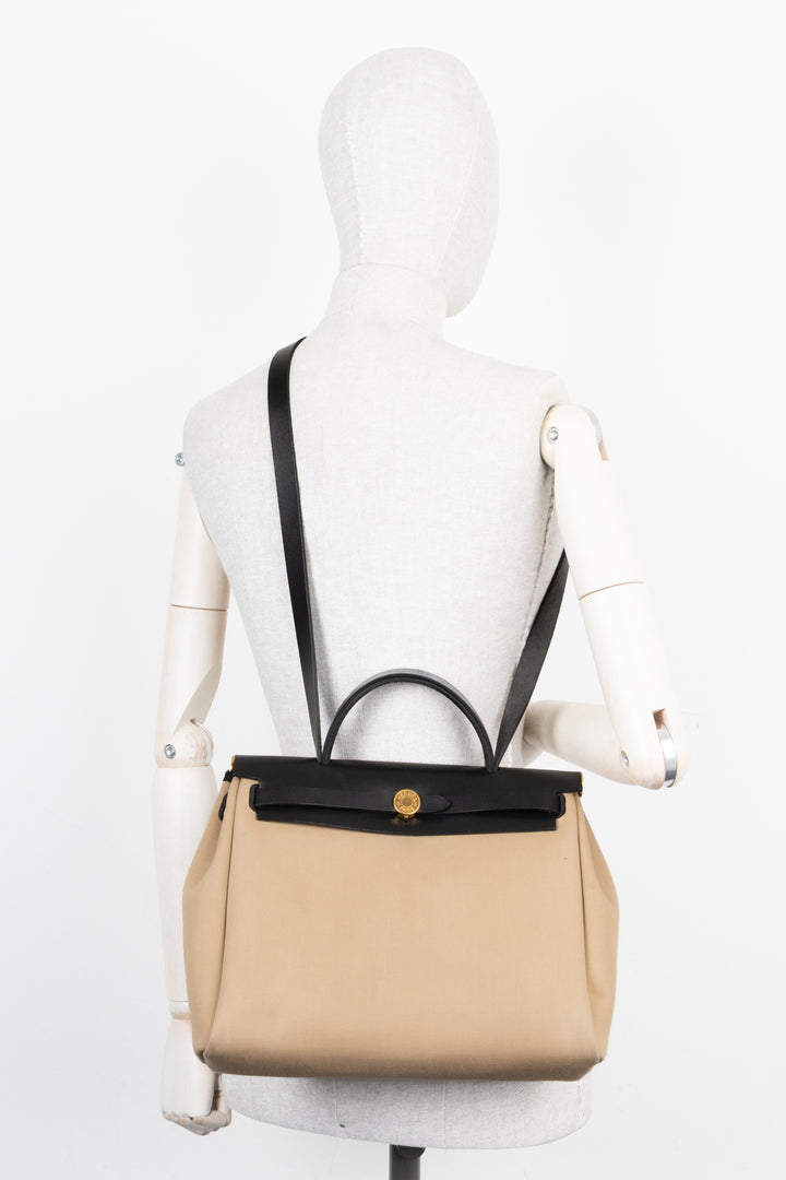 HERMÈS Herbag 31 Zip Toile Vache Hunter Ébène Paille