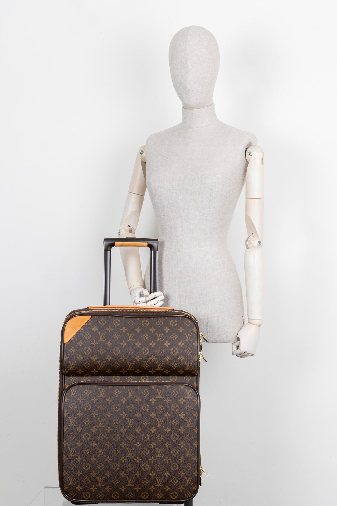 LOUIS VUITTON Pégase Légère 55 Business Suitcase MNG