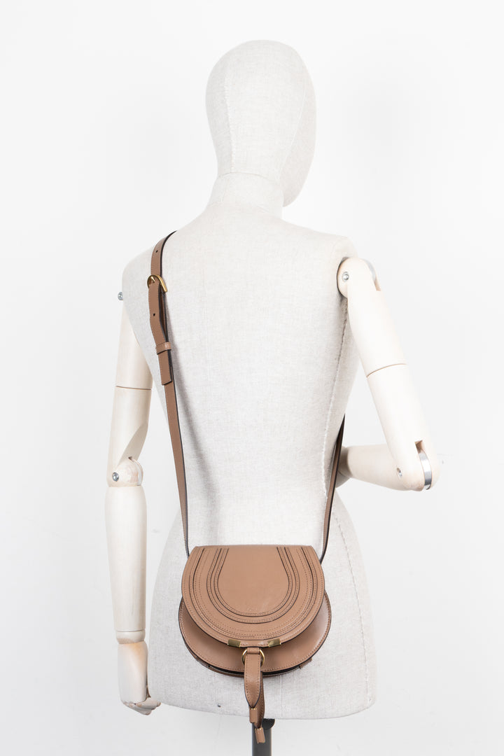 Petit sac bandoulière Marcie de CHLOÉ, couleur chair