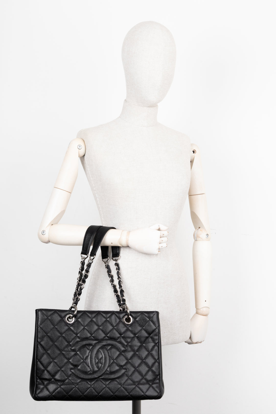 CHANEL GST Bag Caviar Black