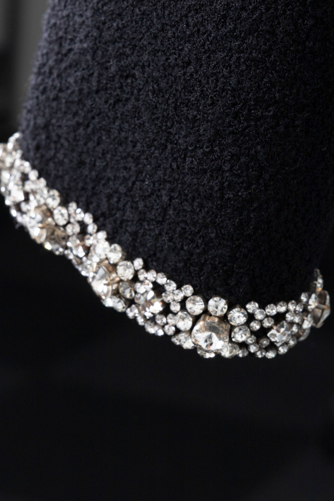 Veste en tweed noire à bordures en strass CELINE