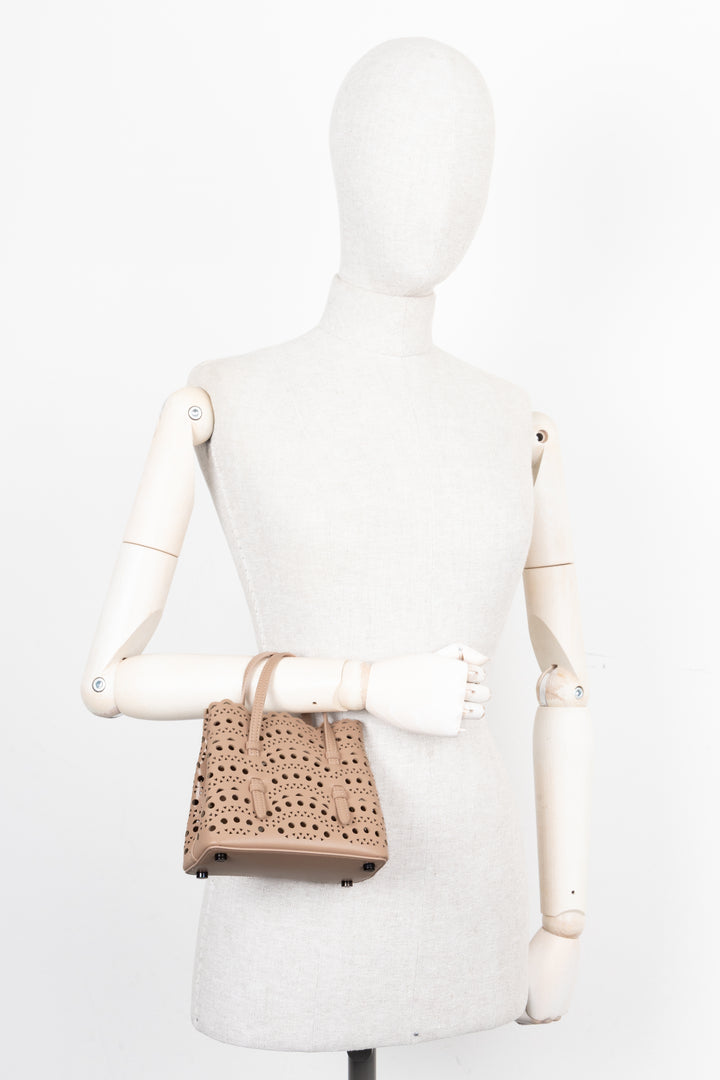 ALAÏA Mina 16 Bag Vienne Wave Calfskin Nude