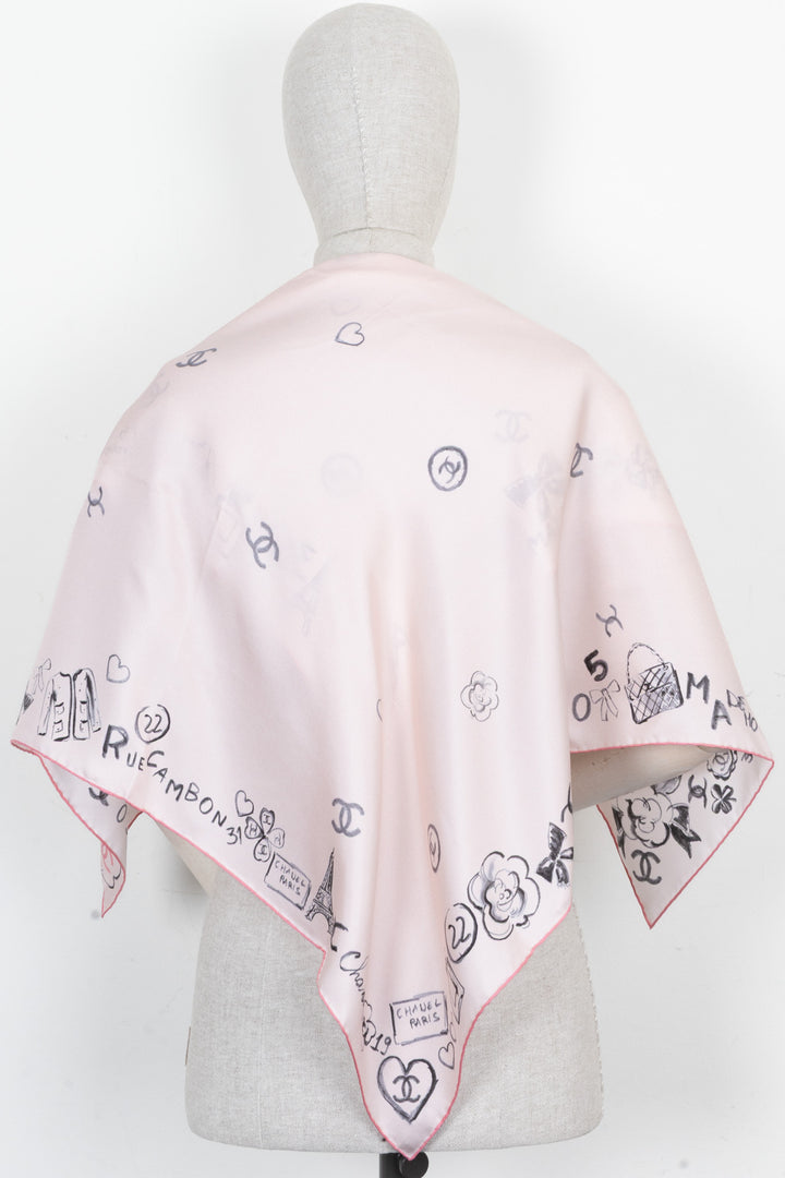CHANEL Coco Mademoiselle Carré 90 Silk Pink