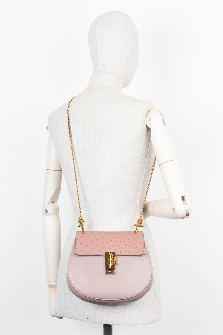 Sac bandoulière CHLOE Drew en autruche rose poudré