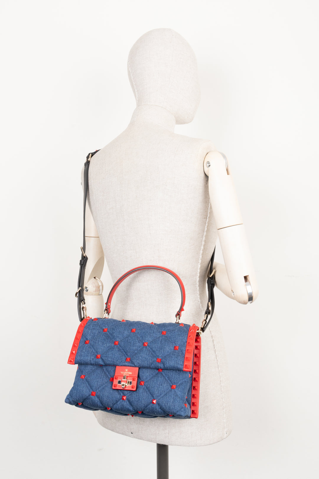 Sac à main Candystud VALENTINO en denim rouge