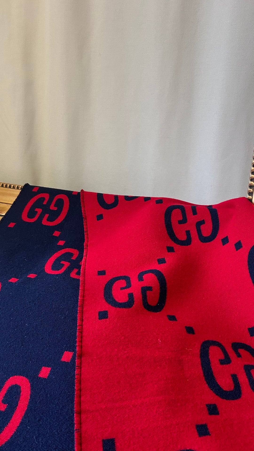 GUCCI Reversible Logo Scarf Blue Red