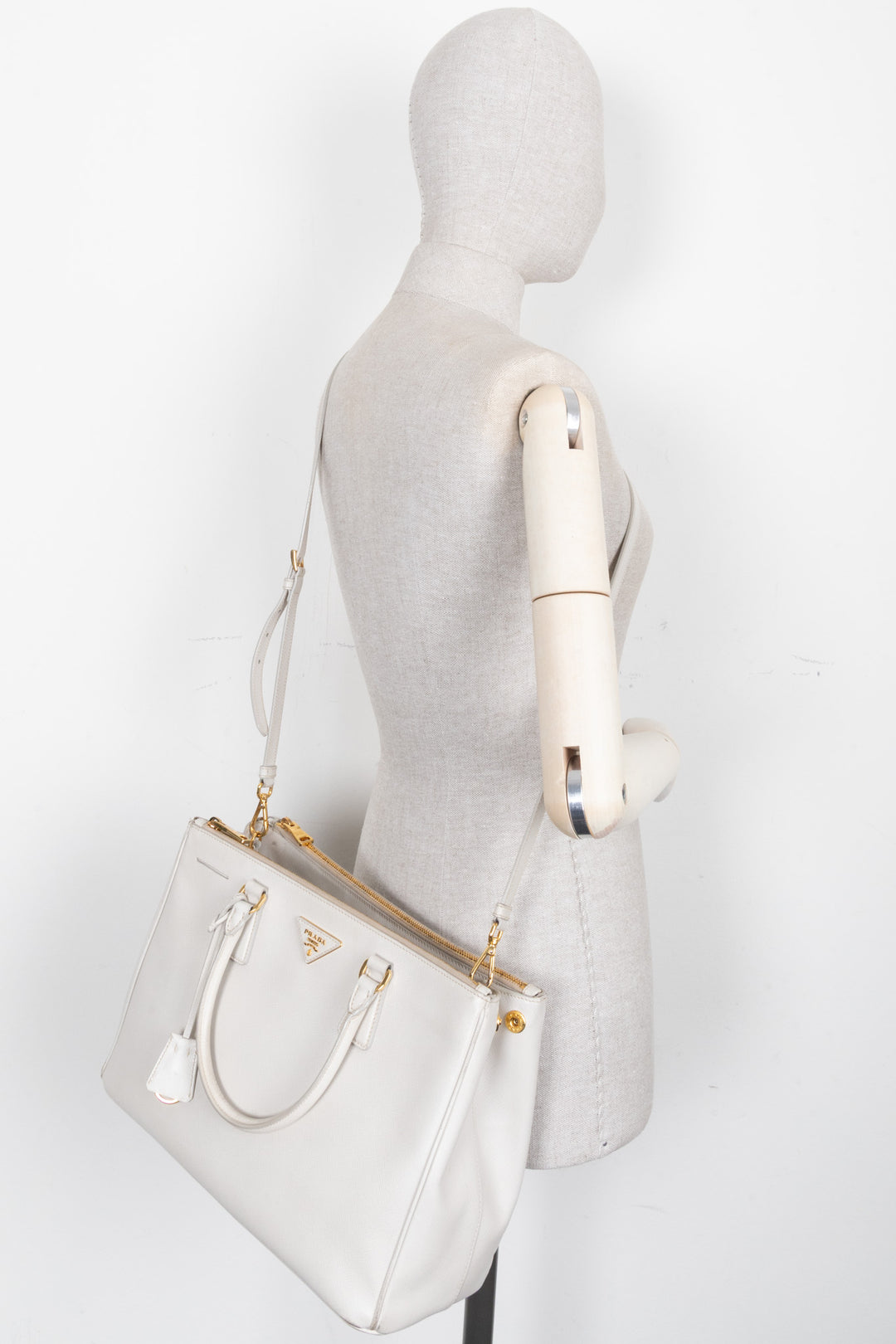 PRADA Galleria Bag Medium Saffiano Gray