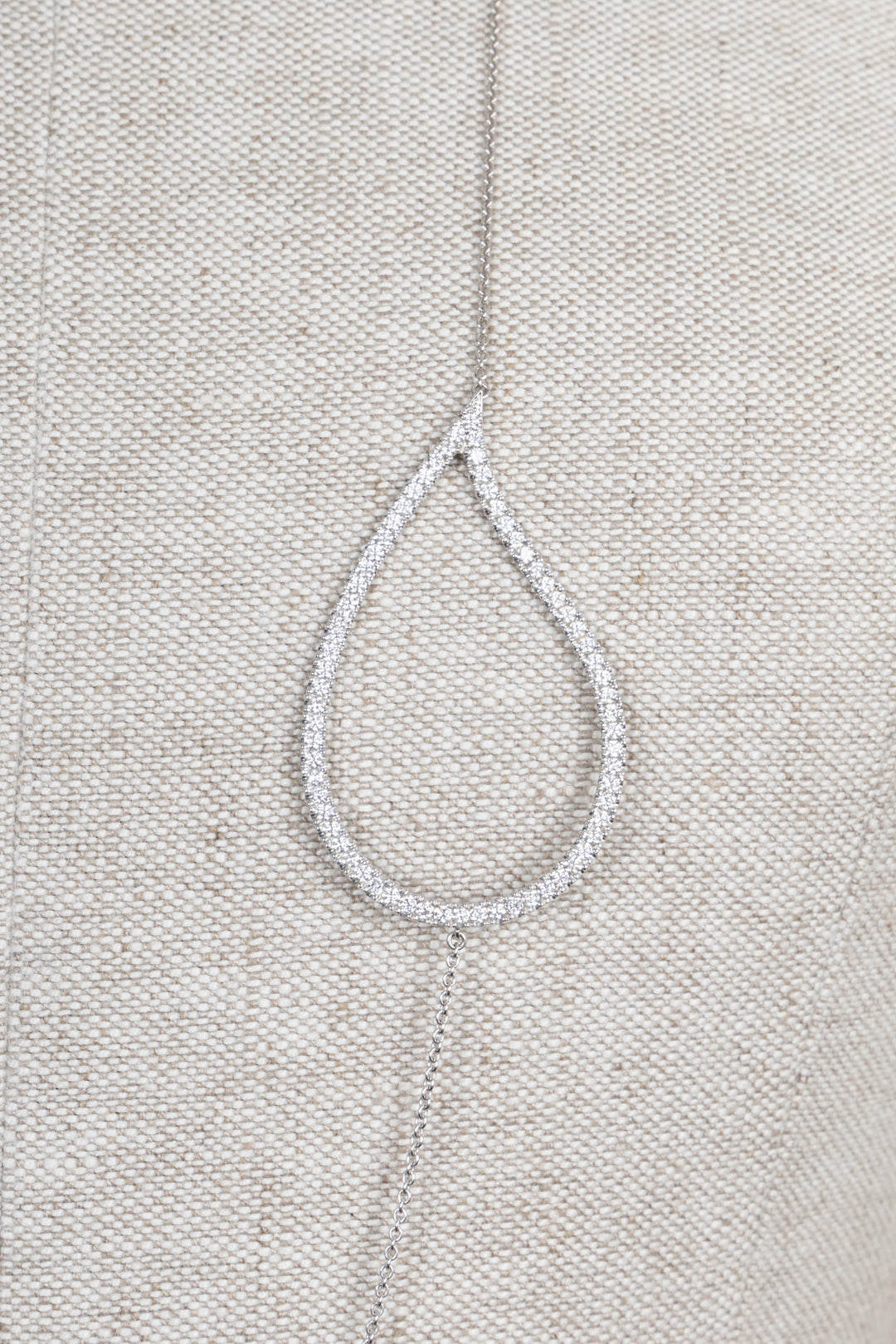 BUCHERER Fine Jewellery Lacrima Lacrima Drop Necklace Whitegold Diamonds