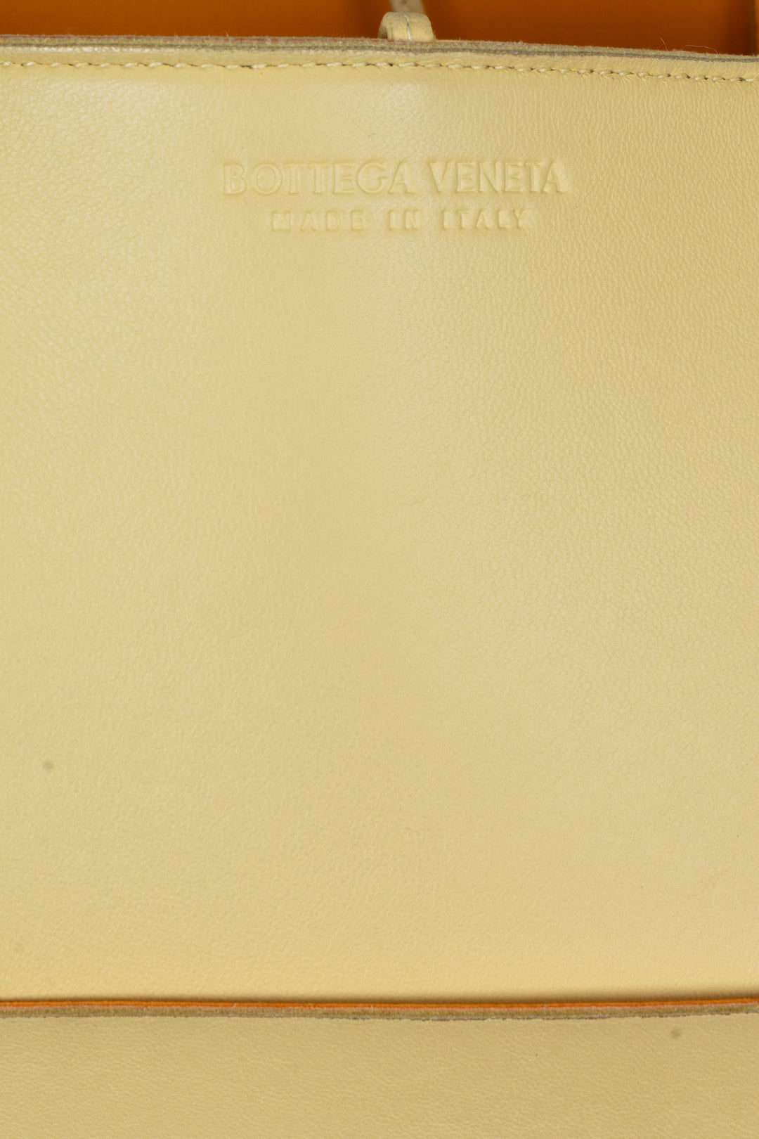 BOTTEGA VENETA Sac cabas Arco moyen jaune