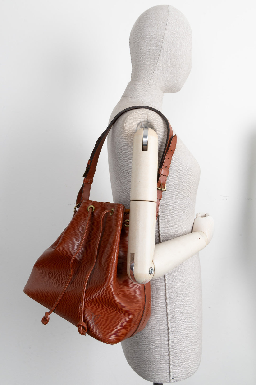 LOUIS VUITTON Petit Sac Noe Epi Cognac