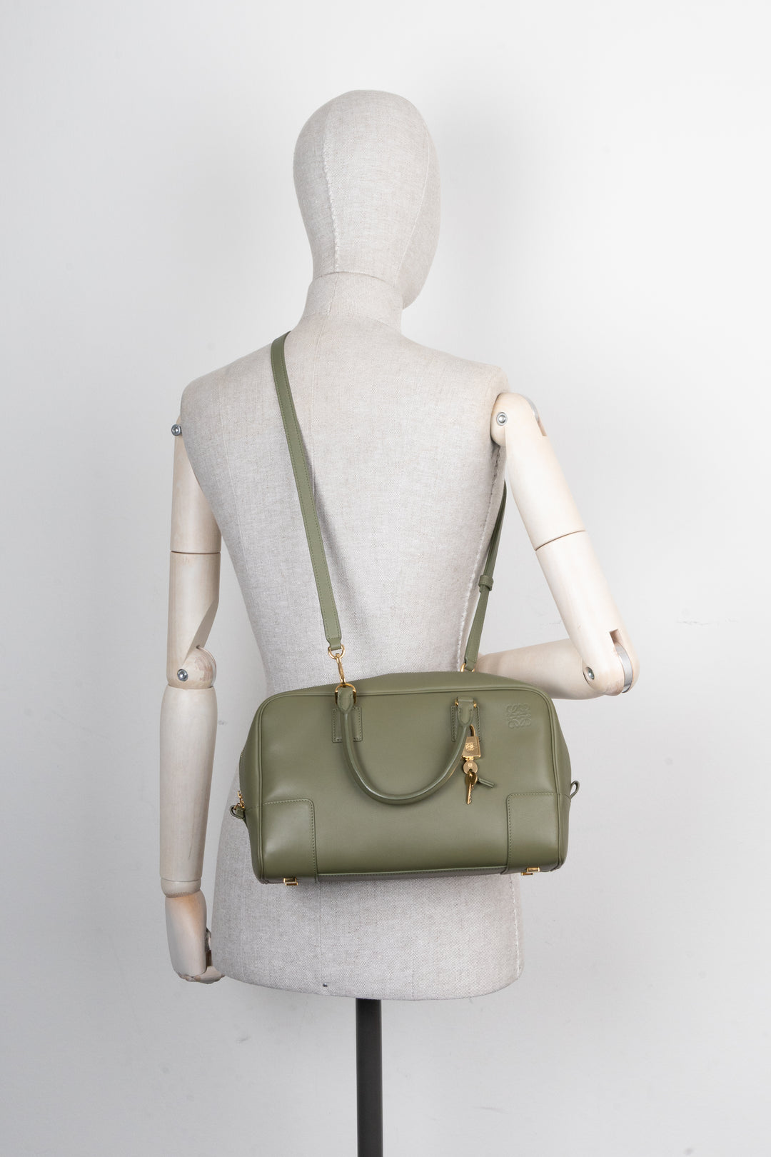 LOEWE Amazona 26 Bag Olive Green Leather