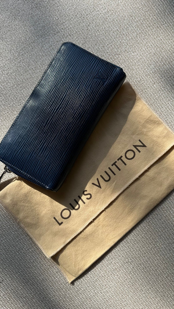 LOUIS VUITTON Zippy Wallet Epi Blue