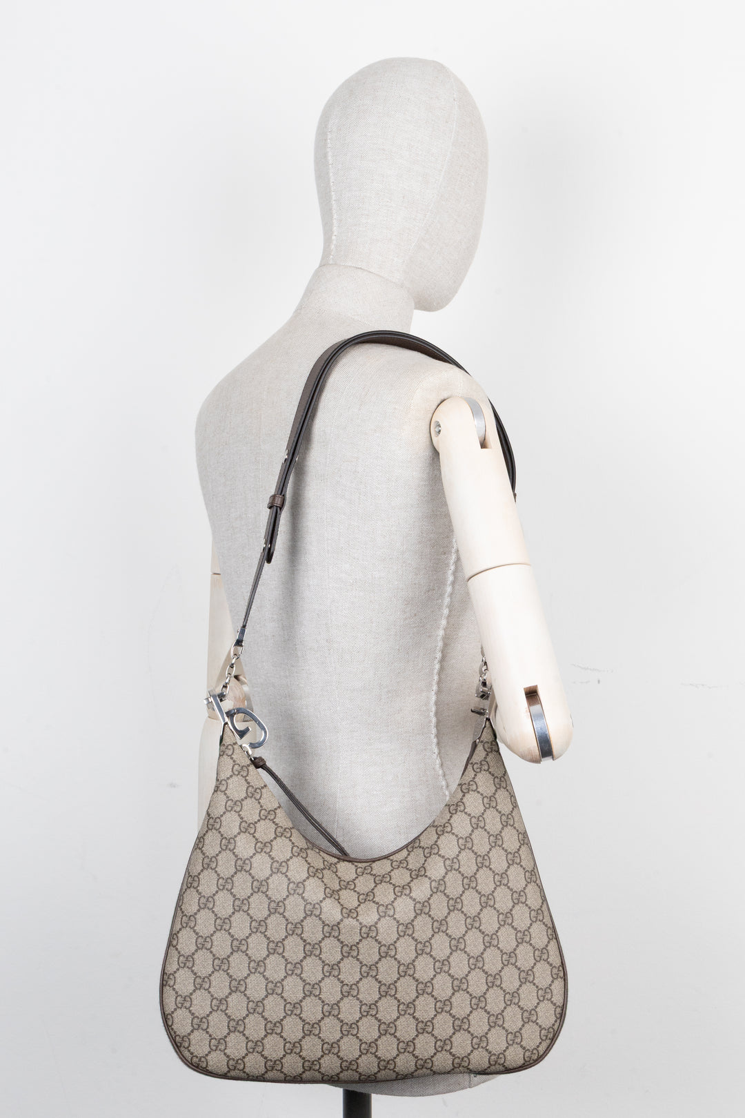 GUCCI Attache Bag Medium GG Supreme