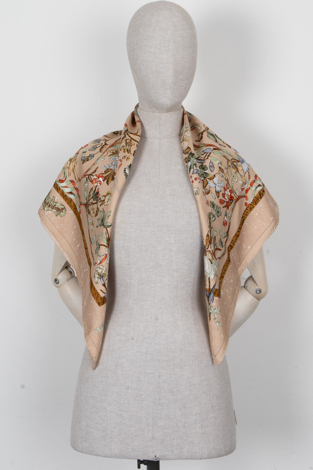 HERMÈS Pierres D'Orient Et D'Occident 90 Carré Beige