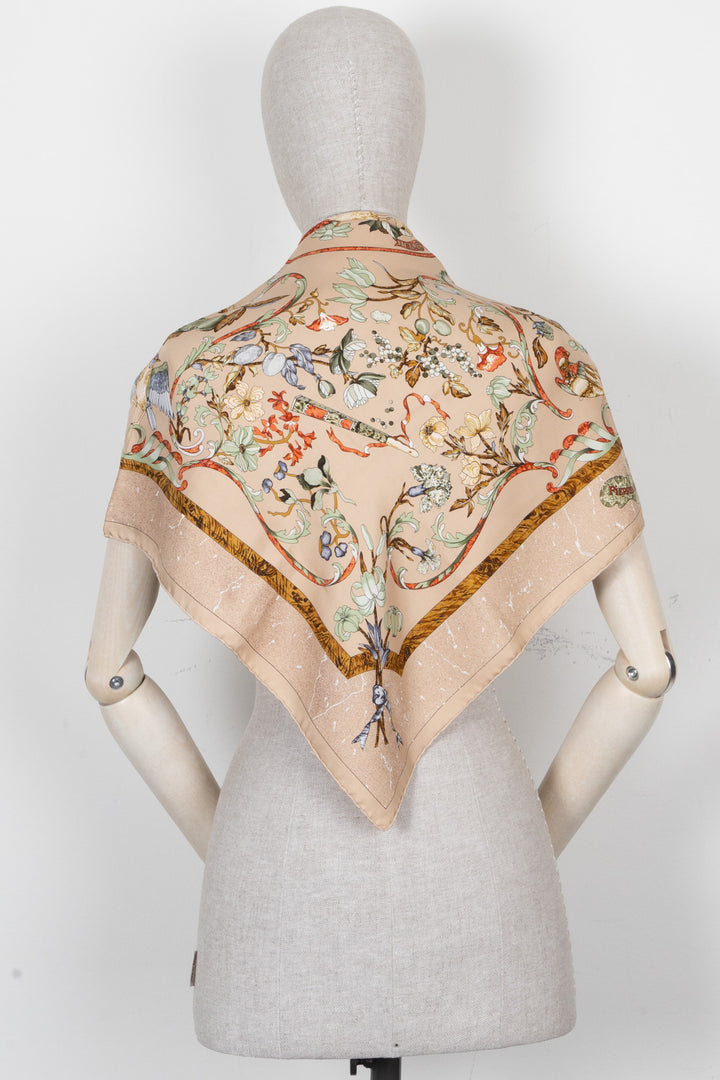 HERMÈS Pierres D'Orient Et D'Occident 90 Carré Beige