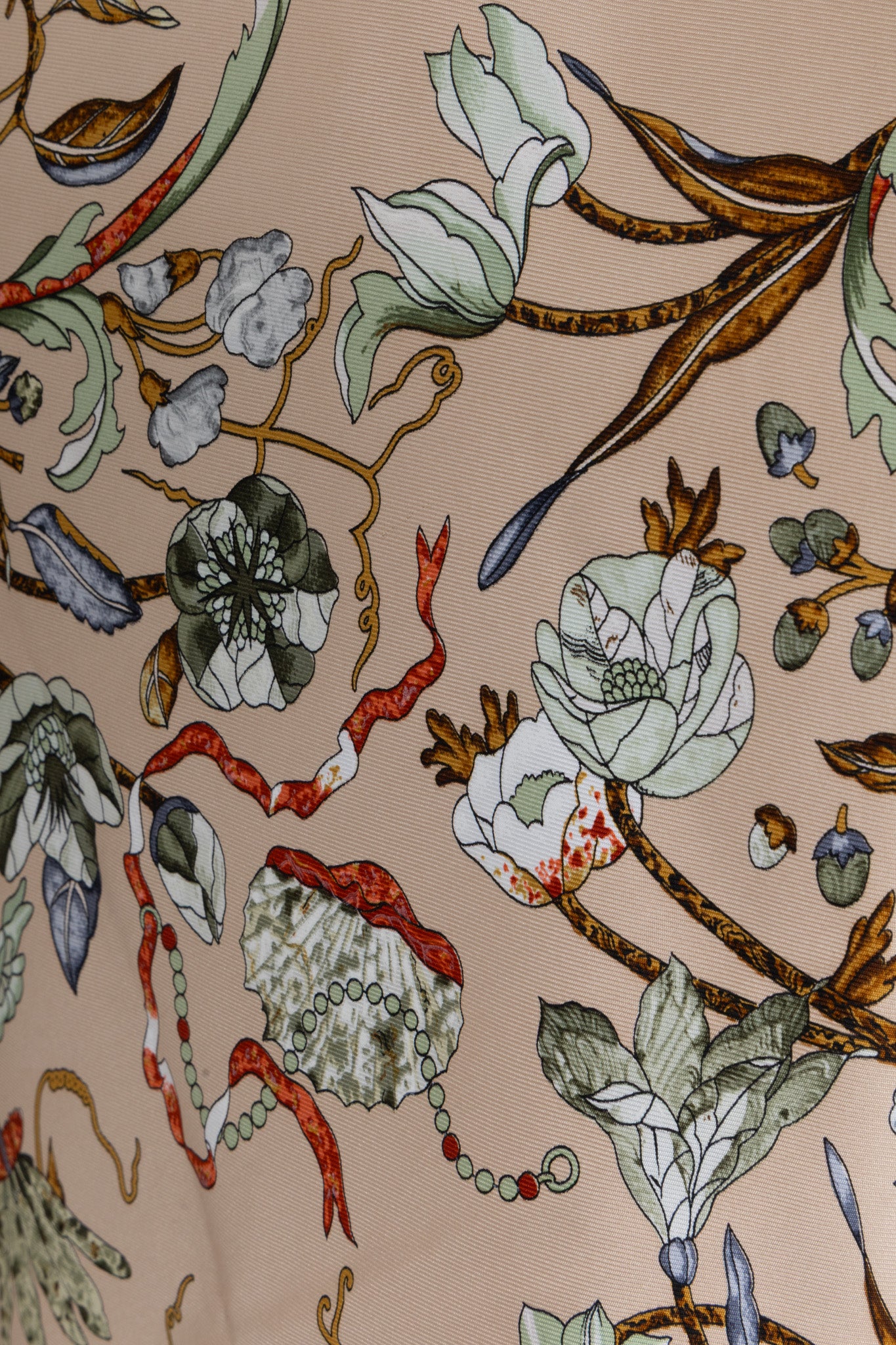 HERMÈS Pierres D'Orient Et D'Occident 90 Carré Beige – REAWAKE