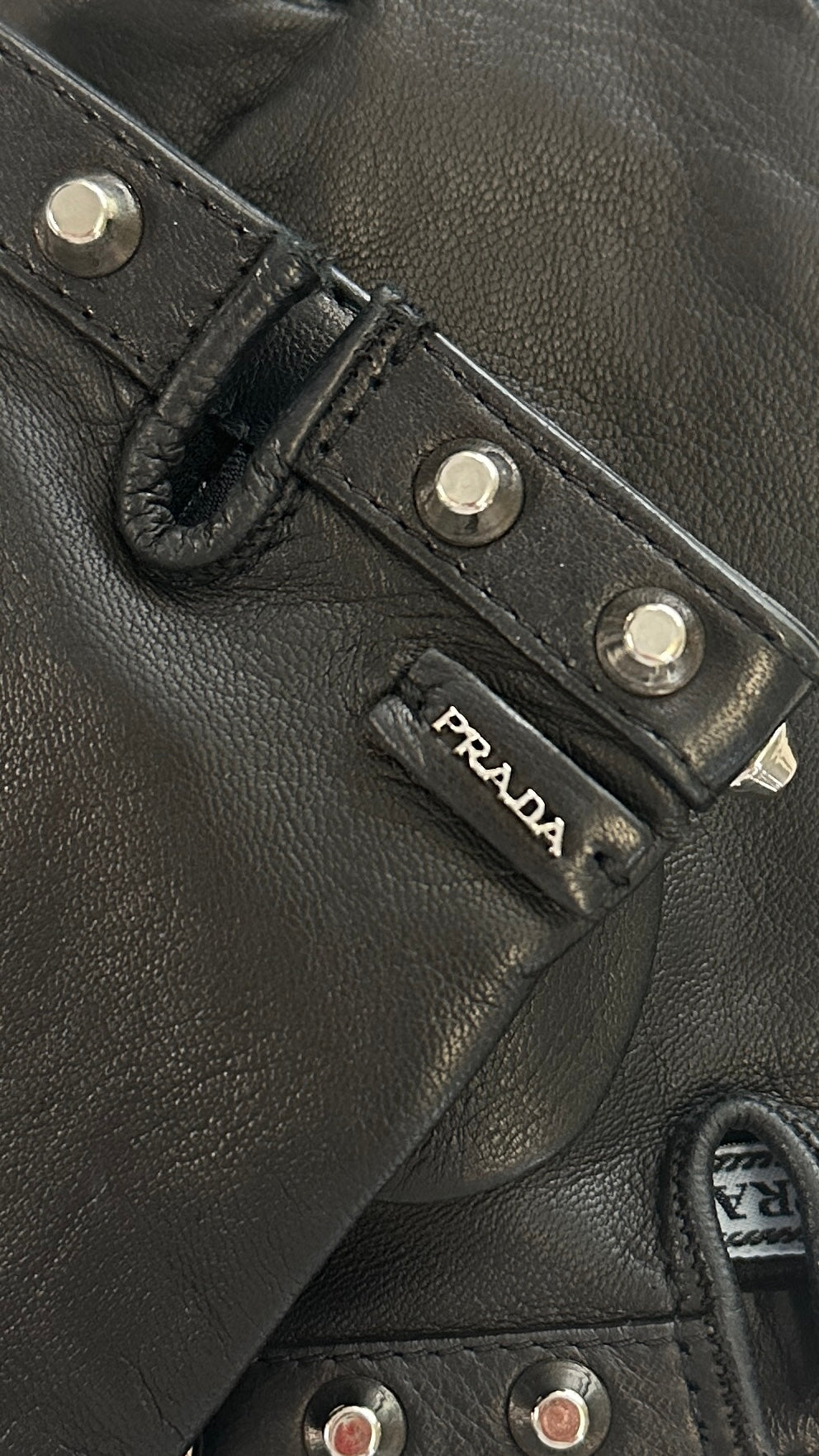 PRADA Gloves Studs Black