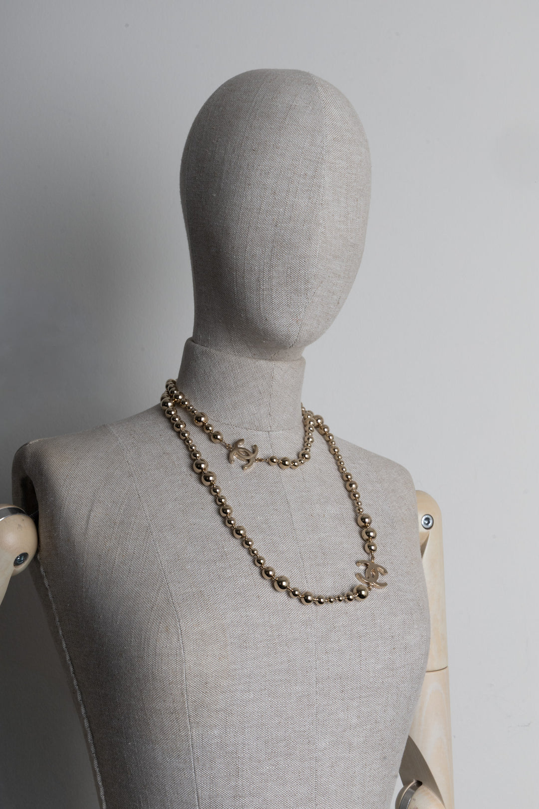 Collier CHANEL CC Perles Or Champagne