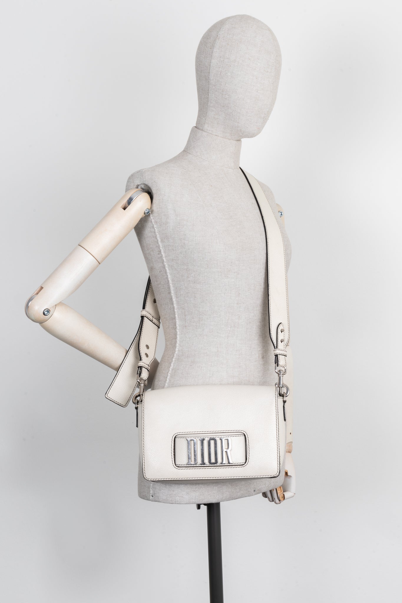 CHRISTIAN DIOR JAdior Crossbody Bag White – REAWAKE
