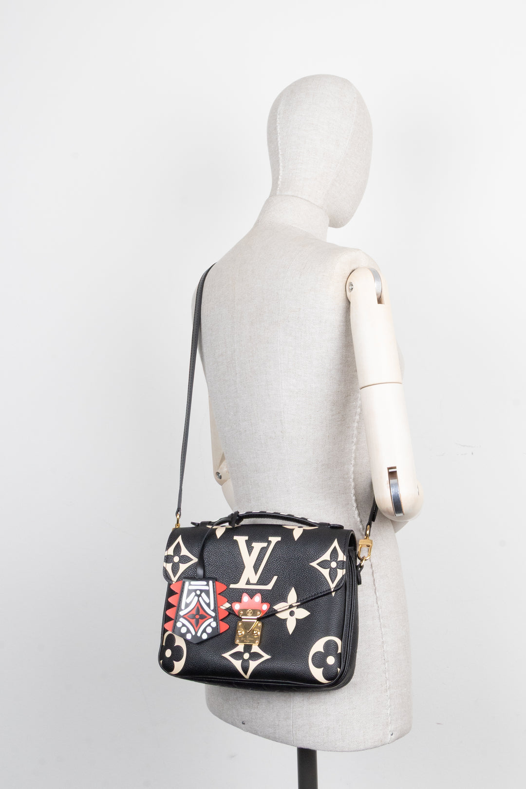 LOUIS VUITTON Empreinte MNG Giant Crafty Metis Pochette Bag Black
