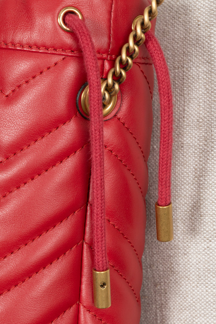 GUCCI Marmont Mini sac seau rouge