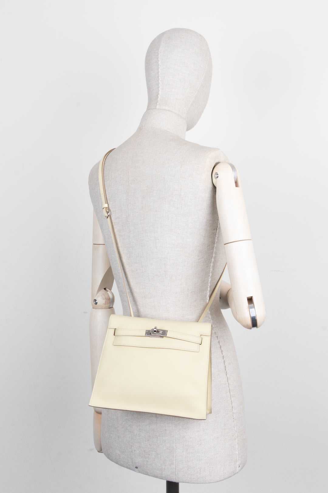 HERMÈS Kelly Danse II Swift Jaune Milton