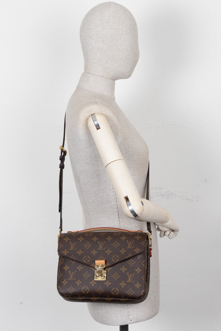 LOUIS VUITTON Sac bandoulière Pochette Métis Toile Monogram
