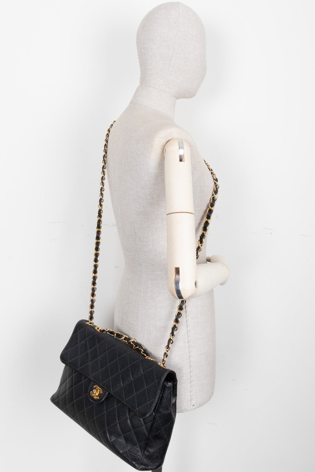 CHANEL Jumbo Single Flap Caviar Black