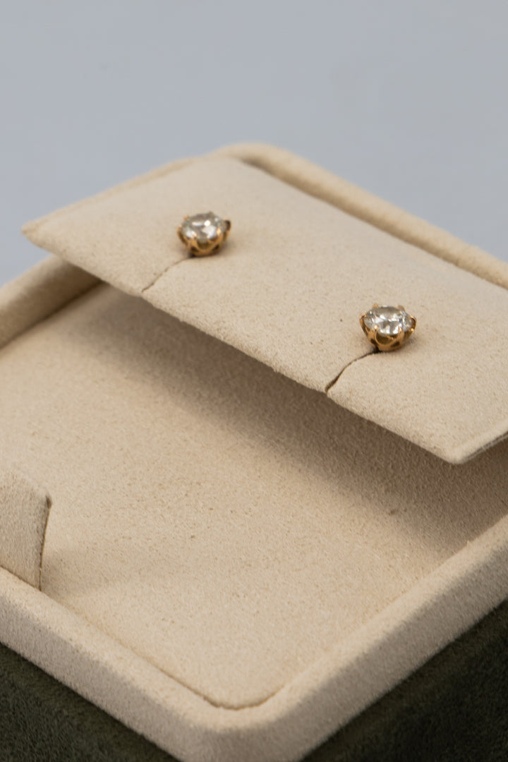 HANS D. KRIEGER Solitaire Diamond Earstuds 18k Yellow Gold