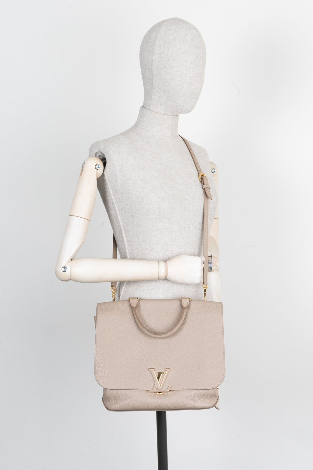 LOUIS VUITTON Sac bandoulière Volta Beige