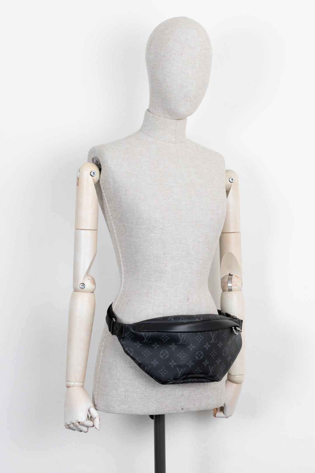LOUIS VUITTON Sac banane Discovery PM MNG Noir