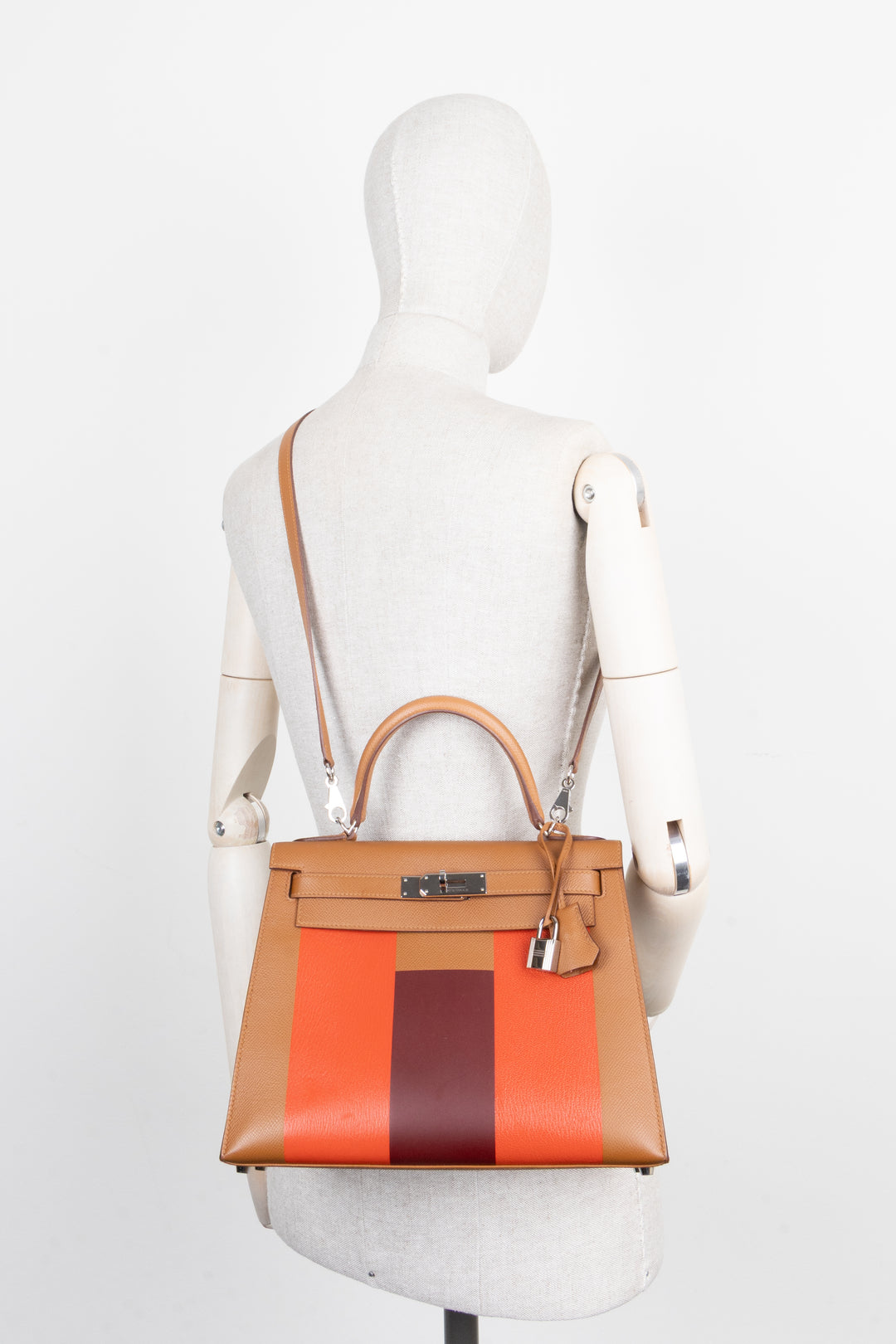 HERMÈS Kelly 28 Sellier Kellygraphie Lettre H Epsom Gold