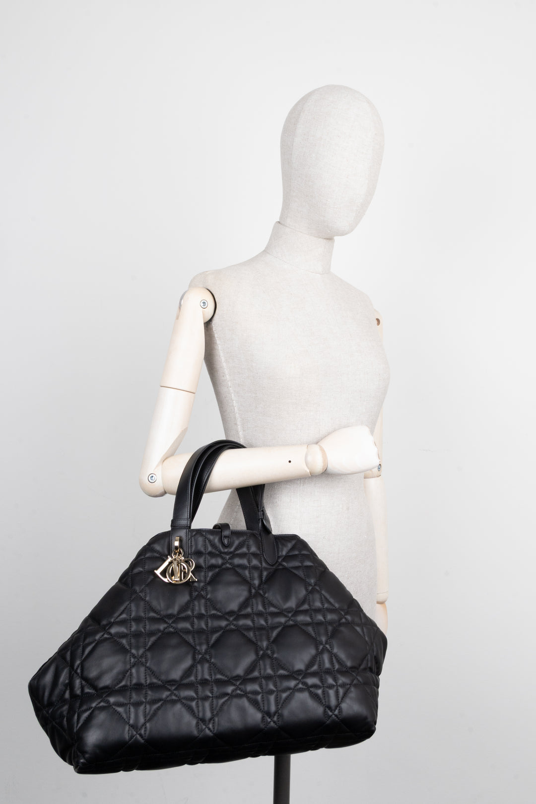CHRISTIAN DIOR Toujours Bag Large Macrocannage Black