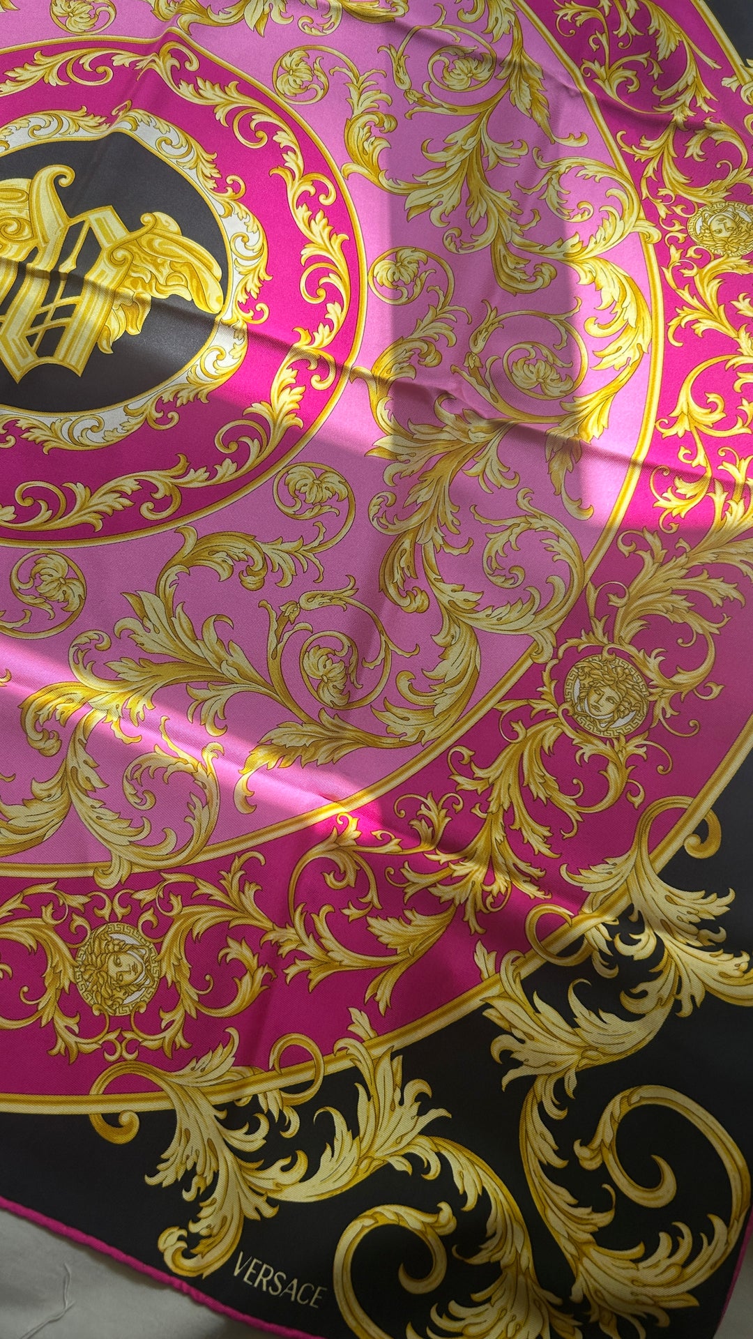 VERSACE Medusa Carré 90 Pink Black Gold