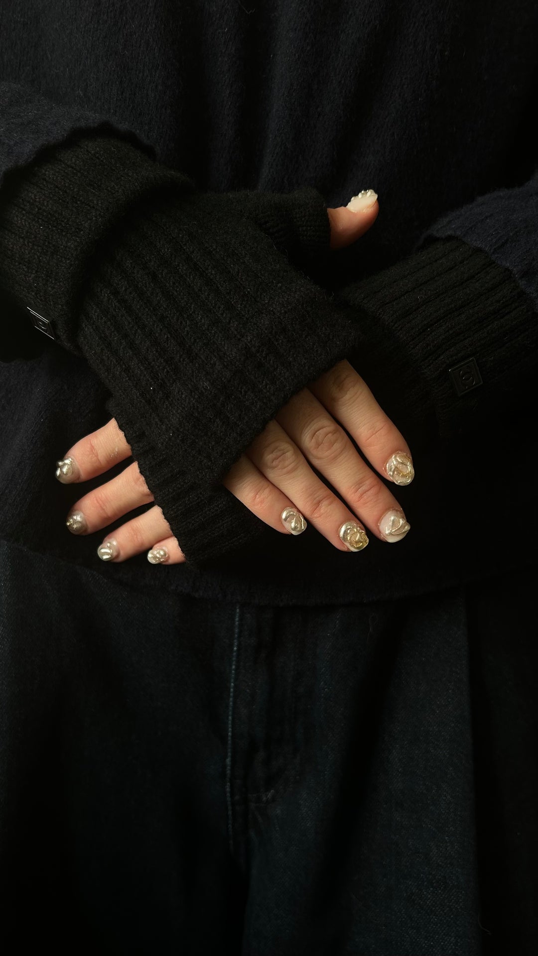 CHANEL Chauffe-mains Noirs