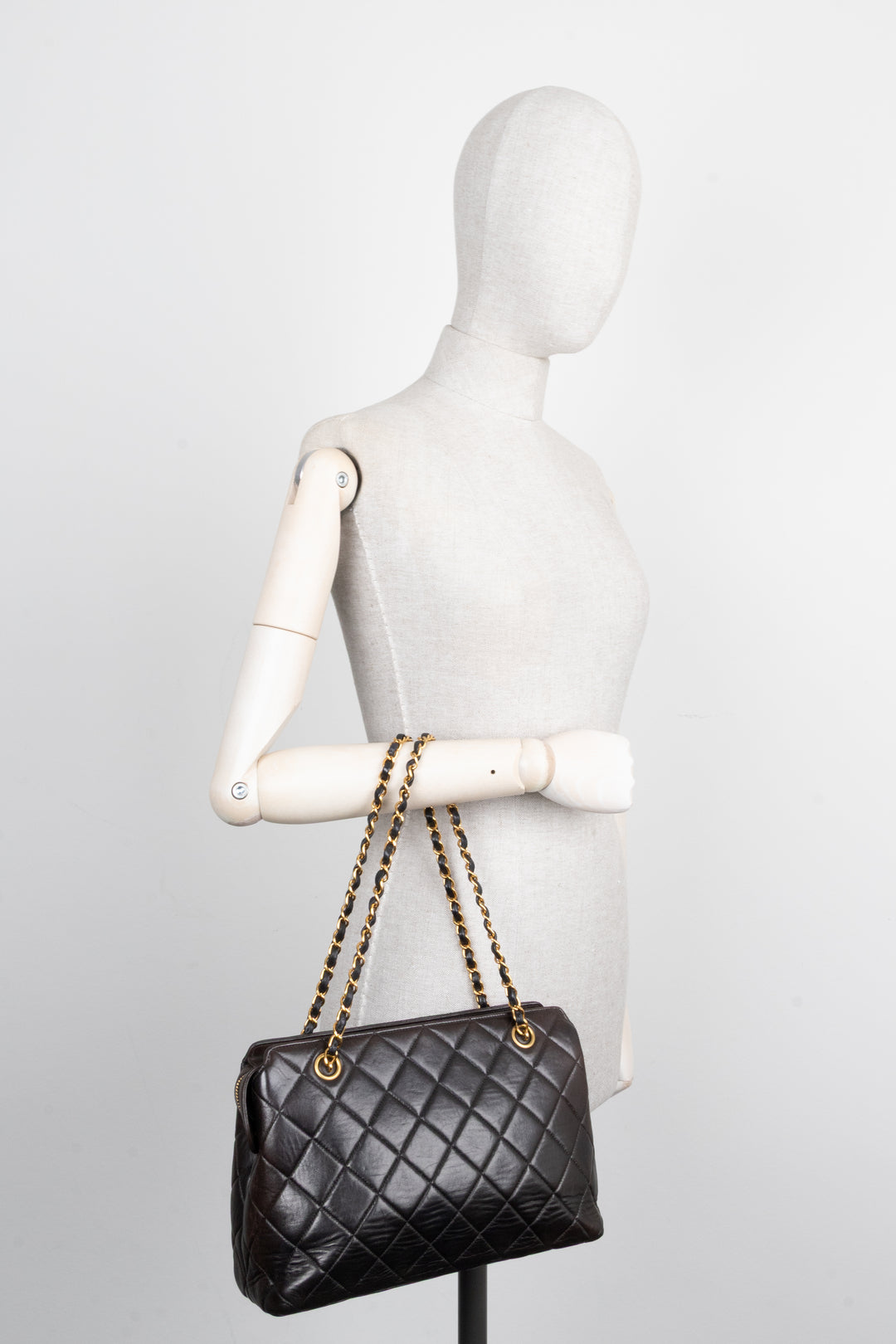 CHANEL Vintage Quilted Shoulder Bag Black