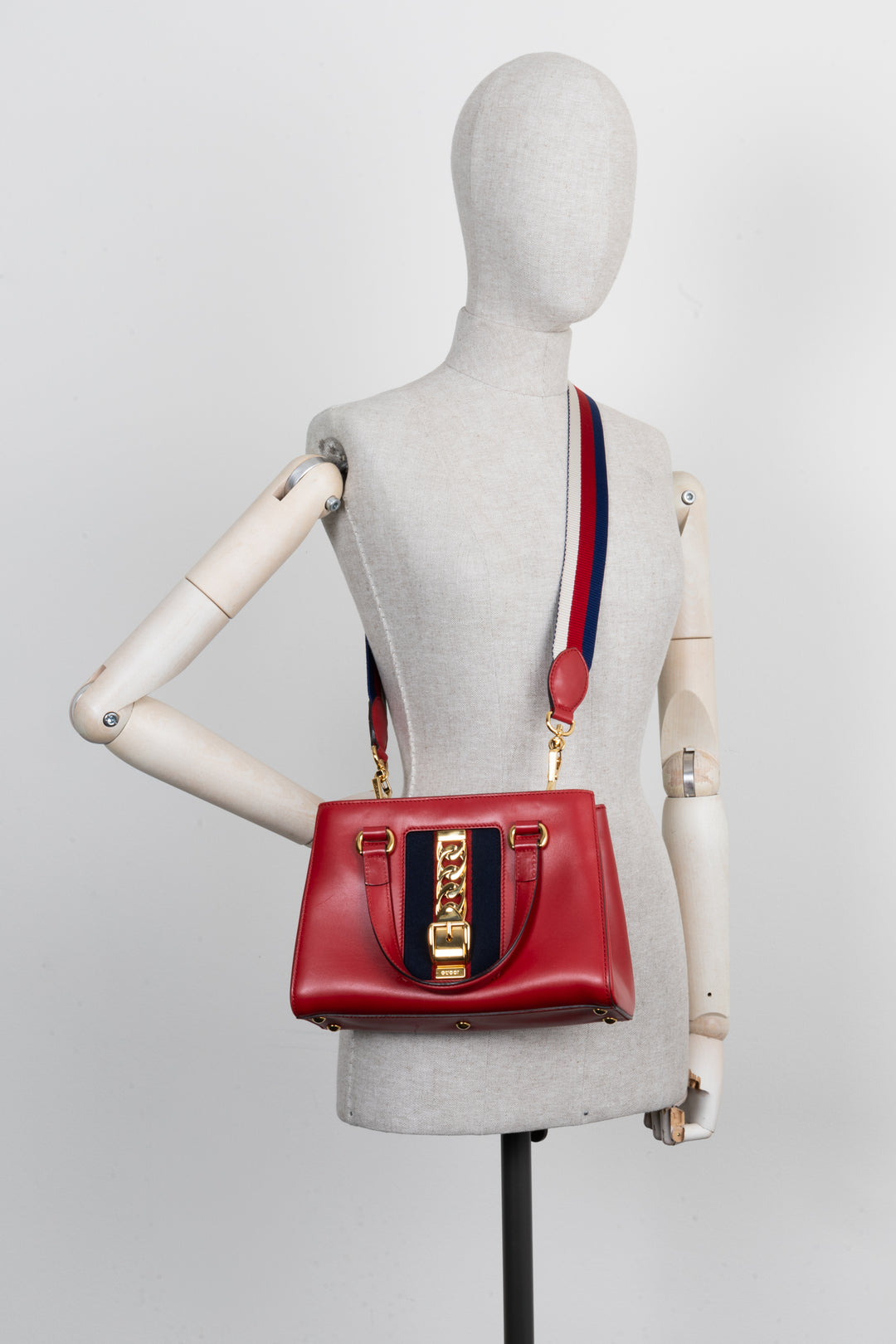 GUCCI Sylvie Chain Tote Bag Red