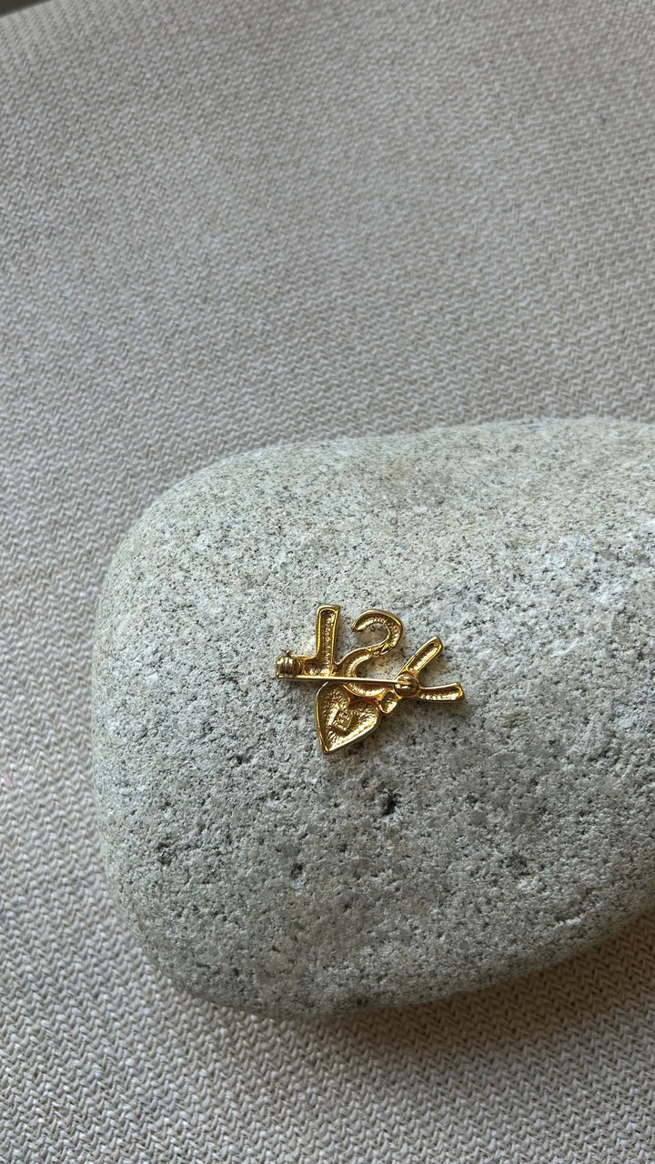 Broche logo cœur YSL