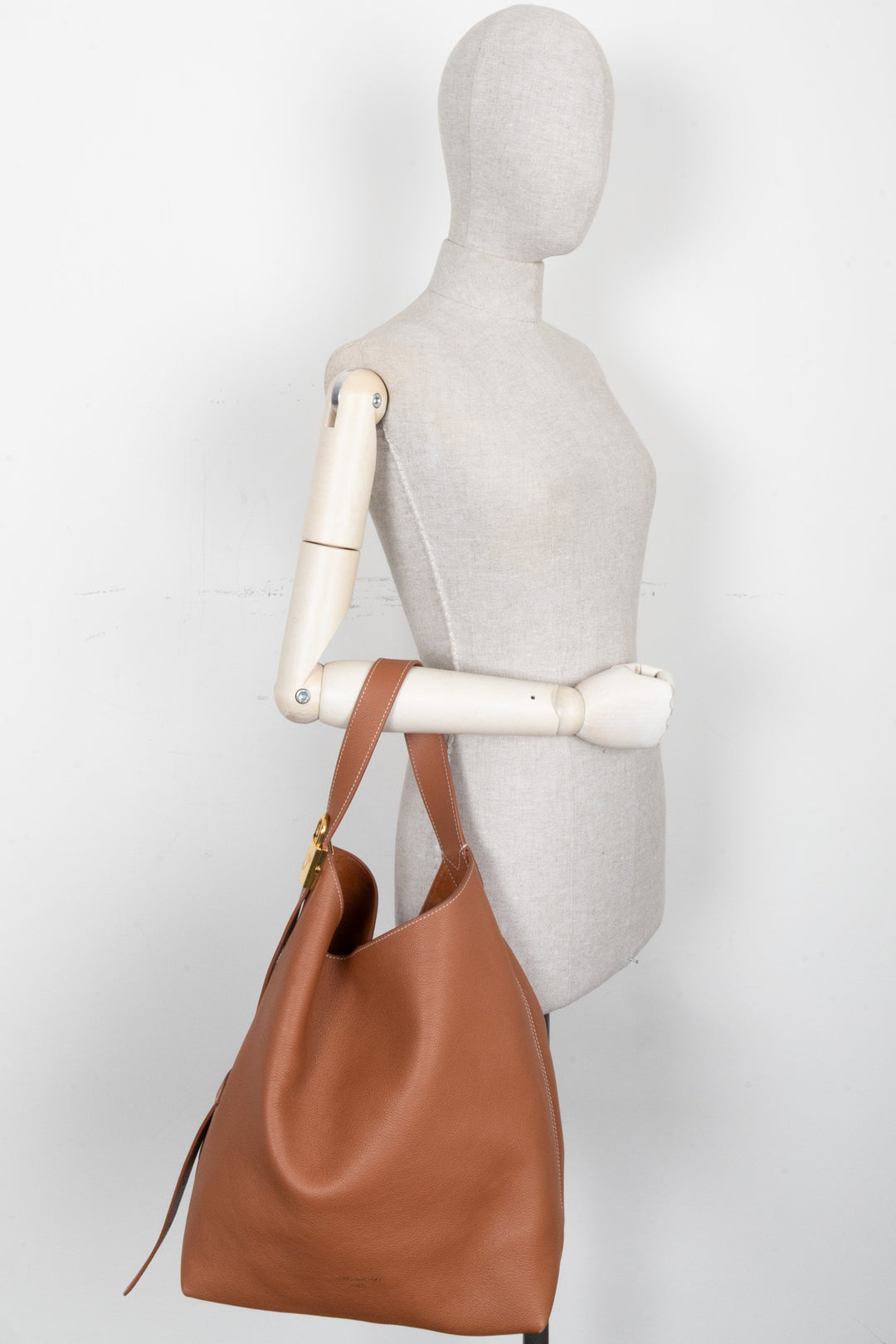 LOUIS VUITTON Low Key Hobo MM Cuir Cognac