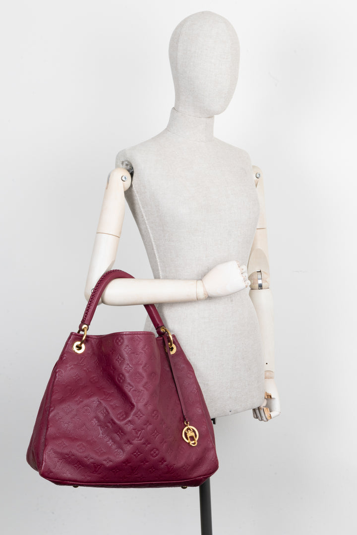 LOUIS VUITTON Artsy MM Bag Empreinte Fuchsia