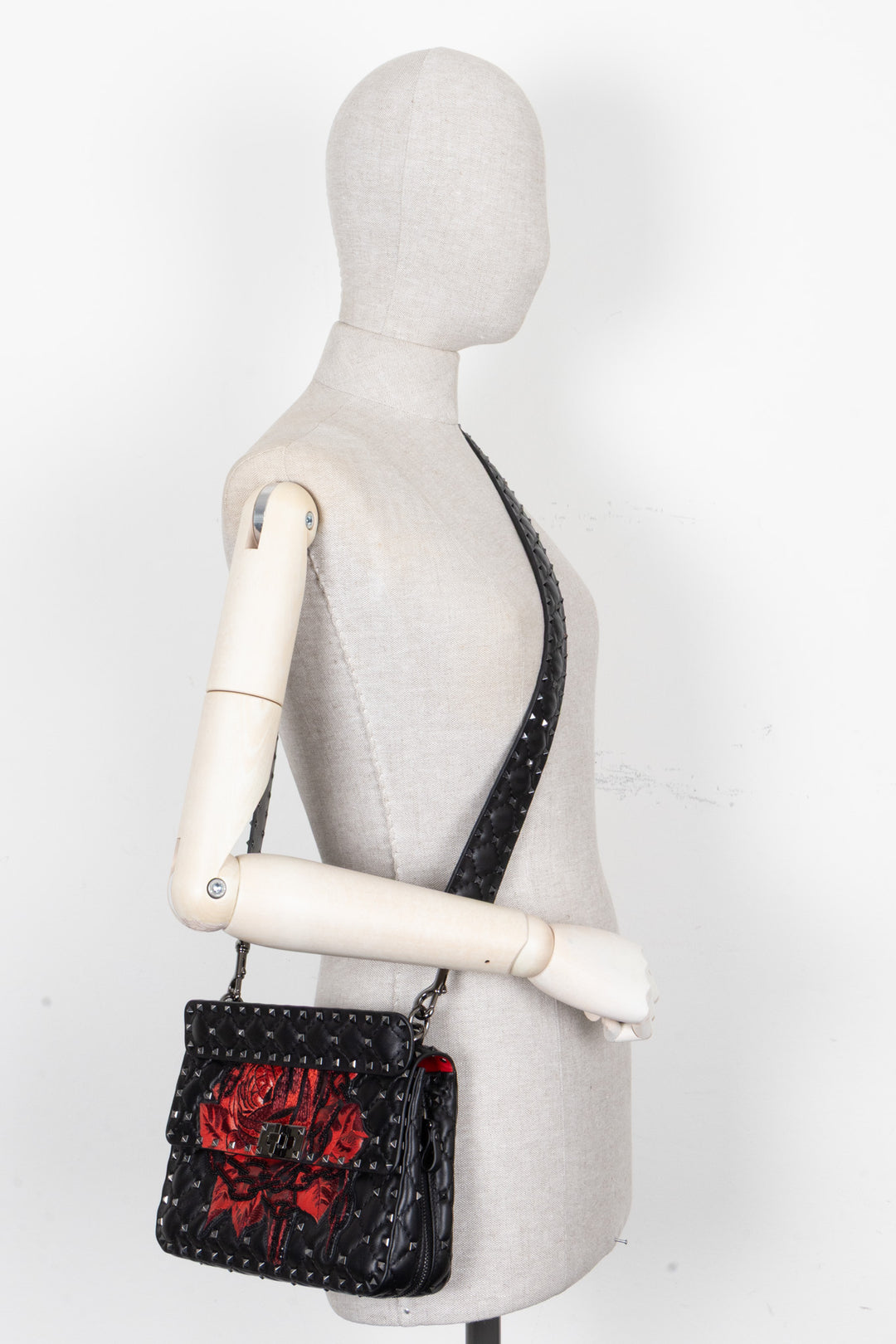 Sac bandoulière Rockstud orné de roses VALENTINO X Undercover