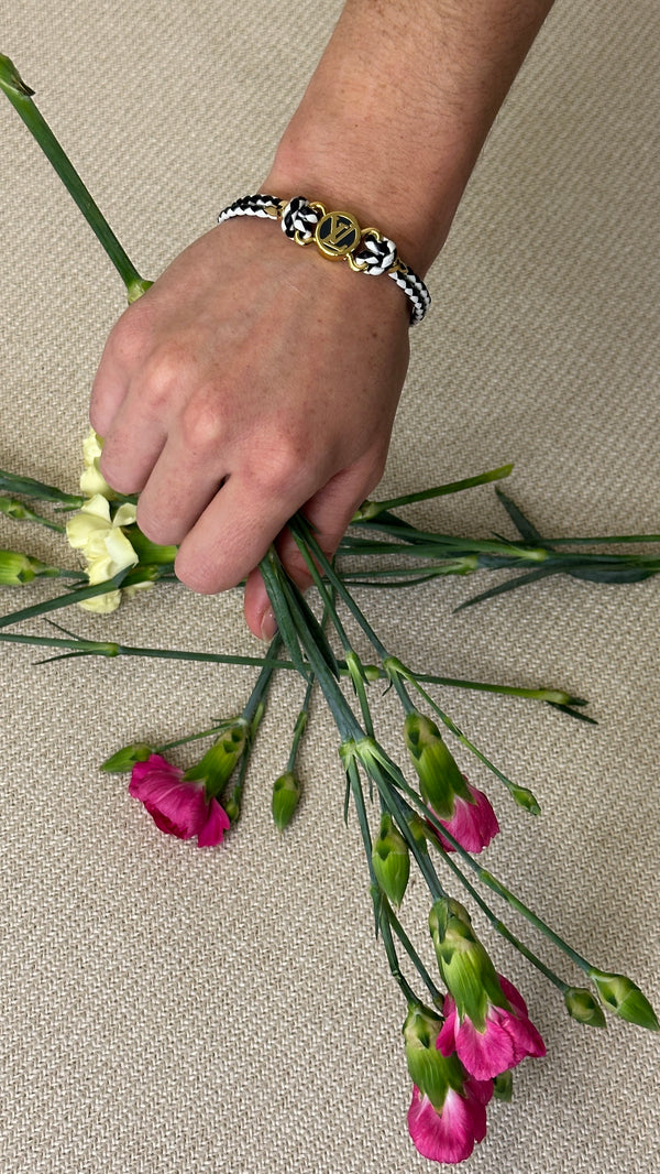 LOUIS VUITTON Clic It Bracelet Black White