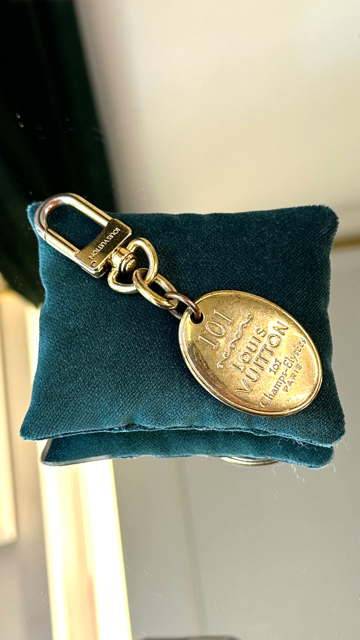 LOUIS VUITTON 101 Bag Charm Gold