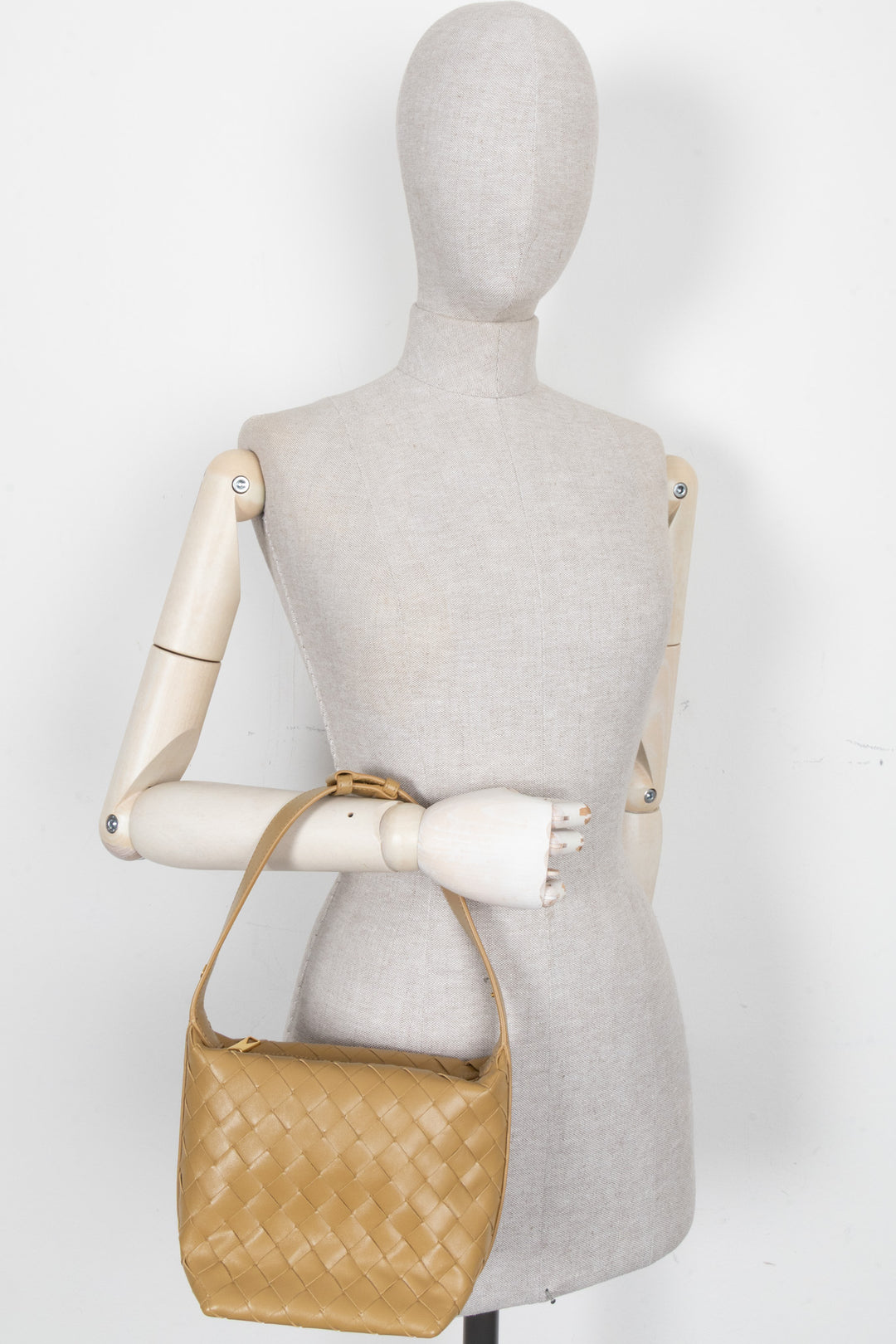 BOTTEGA VENETA Sac Candy Wallace en cuir Intrecciato beige